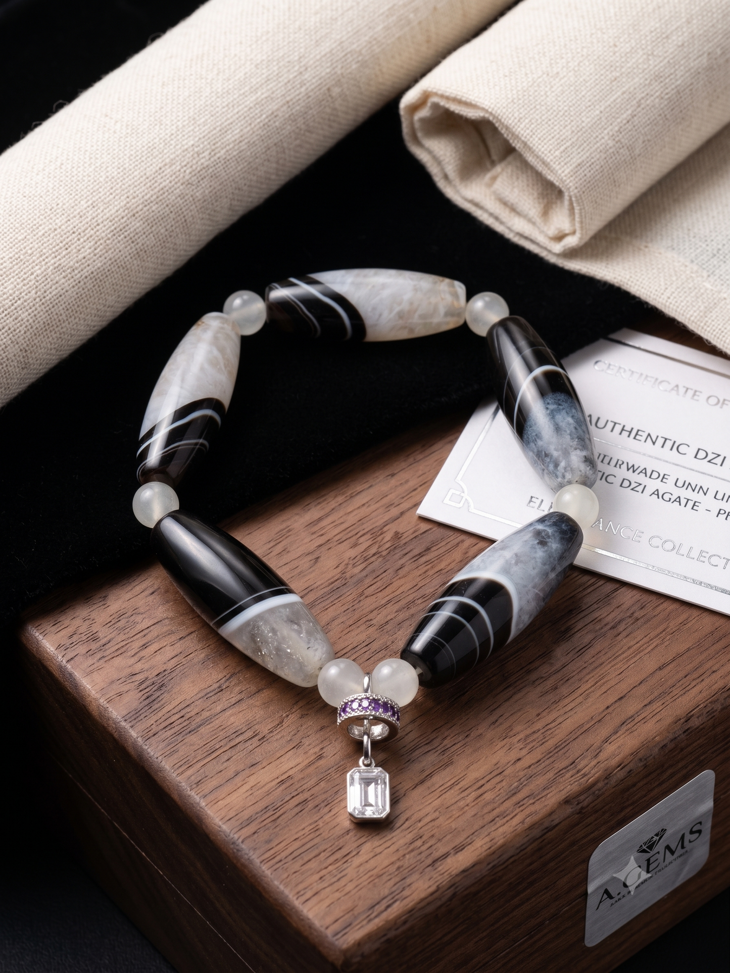 The Tuxedo Agate & Lab-Grown Diamond Drop Bracelet 8.5 mm
